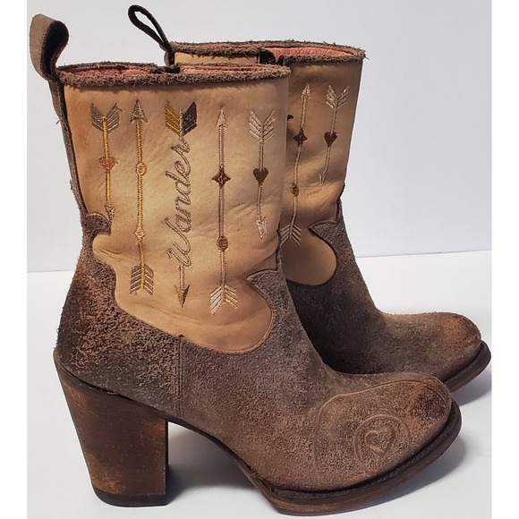 Junk Gypsy by Lane Wander Booties 6.5 Mexico Tan Leather/Suede Embroidered Arrow - Picture 3 of 16